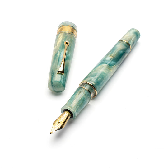 Leonardo Momento Zero Grande 2.0 Fountain Pen in Ortensia, Gold Trim No. 8 Size Nib