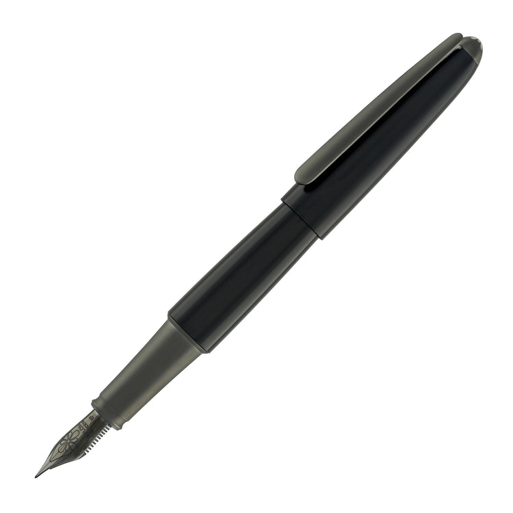 Diplomat Aero Fountain Pen in Pure Black