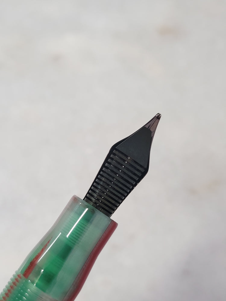 Misfit 0024 Leonardo Momento Zero Fountain Pen in Rainbow Cookie, B Nib