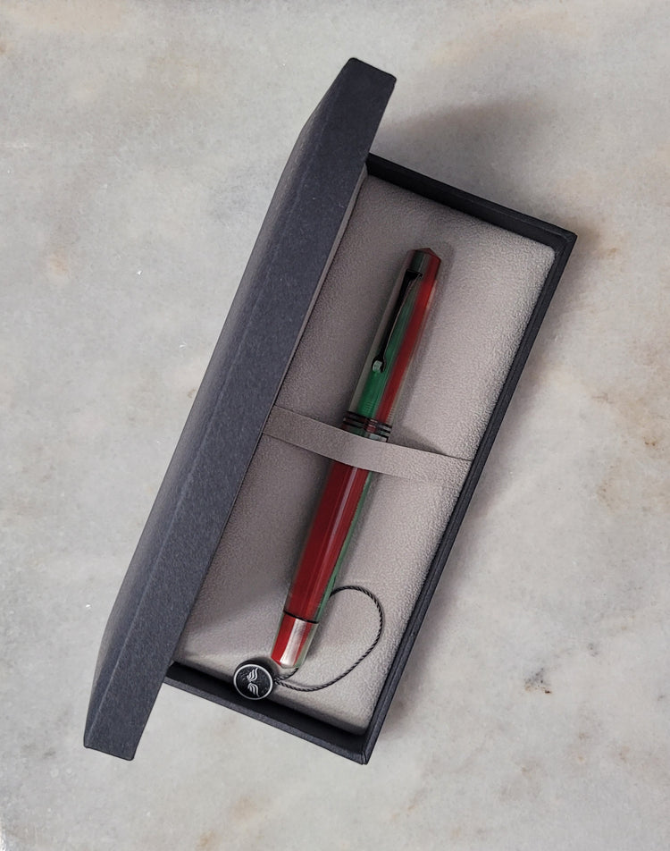 Misfit 0024 Leonardo Momento Zero Fountain Pen in Rainbow Cookie, B Nib