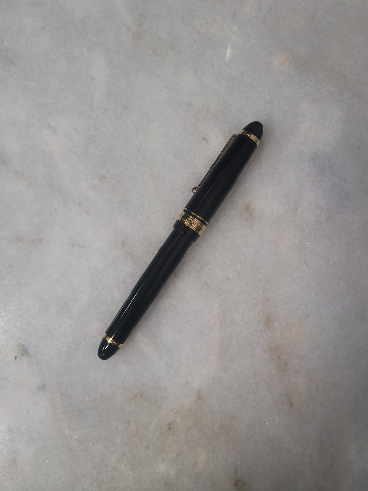 Misfit 0027 Pilot Custom 743 Fountain Pen in Black/Gold - 14K Waverly
