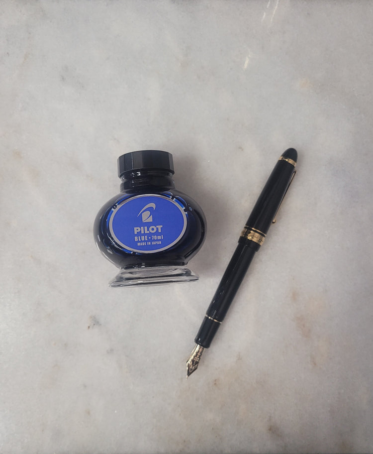 Misfit 0027 Pilot Custom 743 Fountain Pen in Black/Gold - 14K Waverly