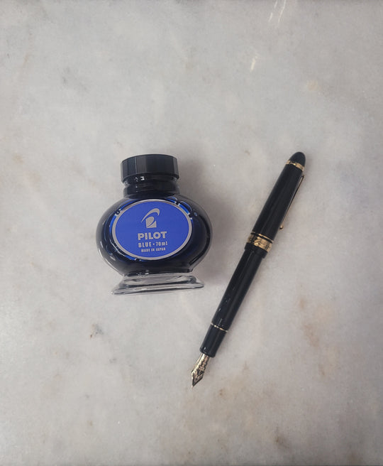 Misfit 0027 Pilot Custom 743 Fountain Pen in Black/Gold - 14K Waverly