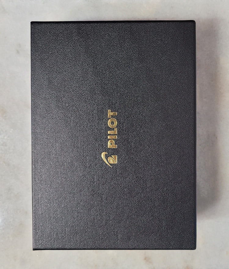 Misfit 0027 Pilot Custom 743 Fountain Pen in Black/Gold - 14K Waverly