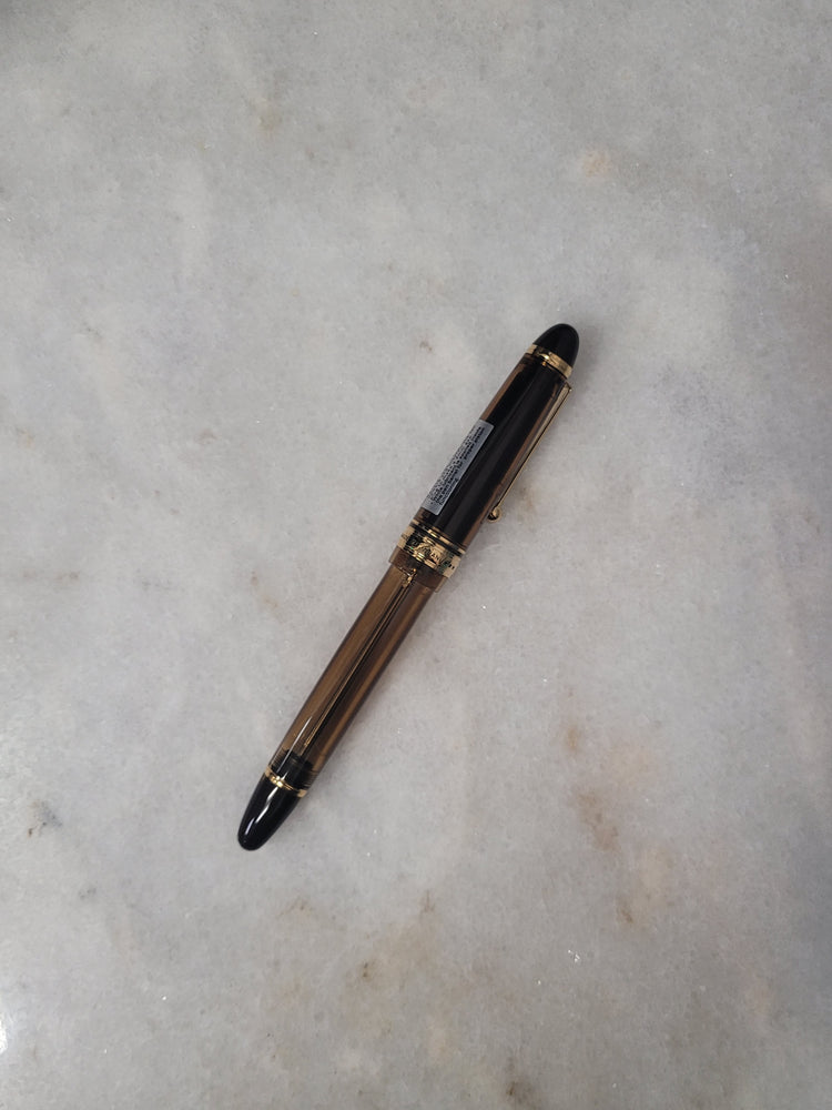 Misfit 0028 Pilot Custom 823 Fountain Pen in Amber with Gold Trim - 14K Gold Signature Nib