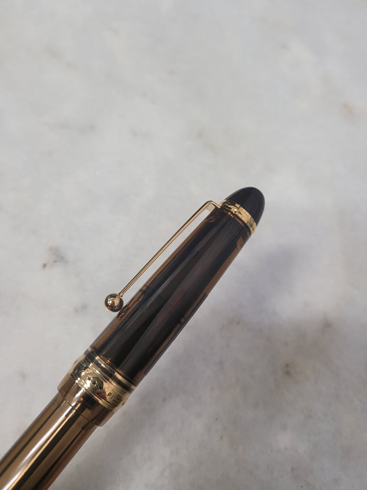 Misfit 0029 Pilot Custom 823 Fountain Pen in Amber with Gold Trim - 14K Gold Fine Point