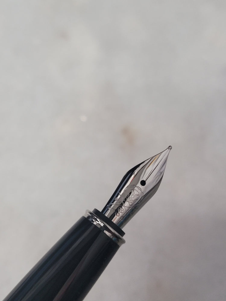 Misfit Item 0048 Cross Bailey Fountain Pen in Black Lacquer - Medium Point