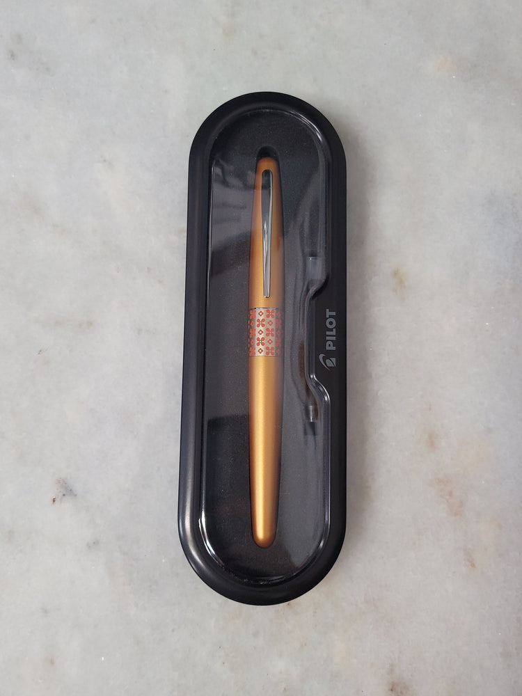 Misfit Item 0052 Pilot Metropolitan Retro Pop Fountain Pen in Orange - Stub Nib