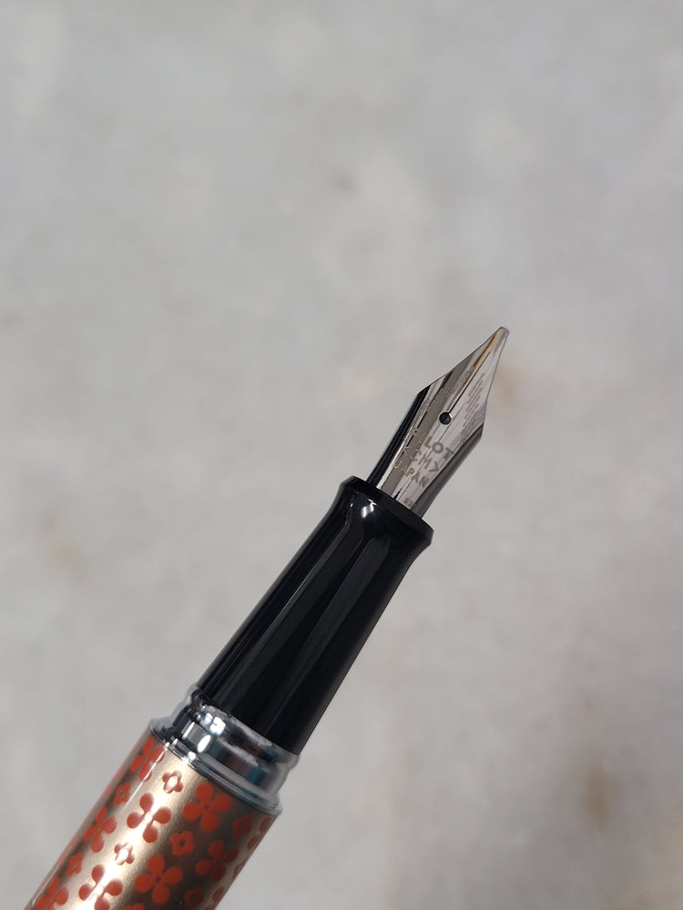 Misfit Item 0052 Pilot Metropolitan Retro Pop Fountain Pen in Orange - Stub Nib