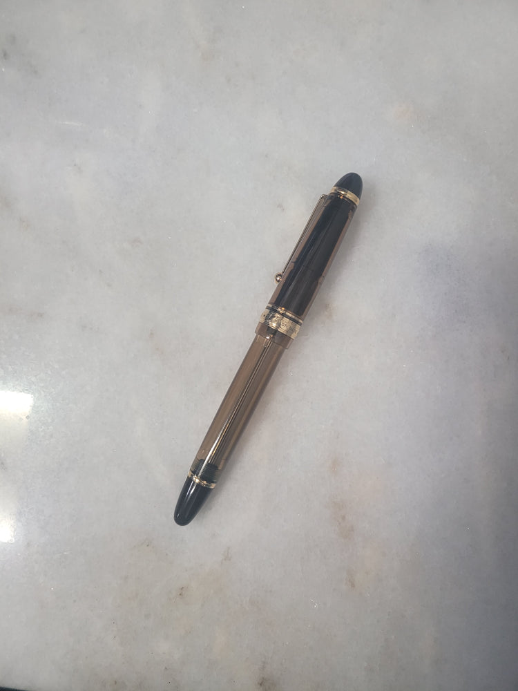 Misfit Item 0070 Pilot Custom 823 Fountain Pen in Amber with Gold Trim - 14K Gold Signature Nib