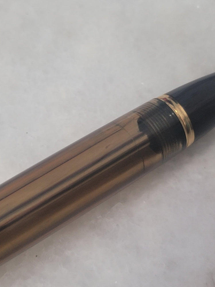 Misfit Item 0070 Pilot Custom 823 Fountain Pen in Amber with Gold Trim - 14K Gold Signature Nib