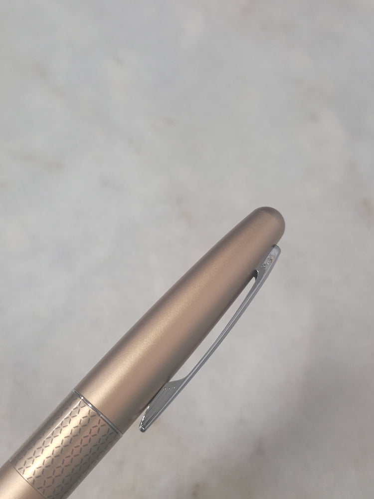 Misfit Item 0071 Pilot Metropolitan Rollerball Pen in Gold with Zig Zag Design