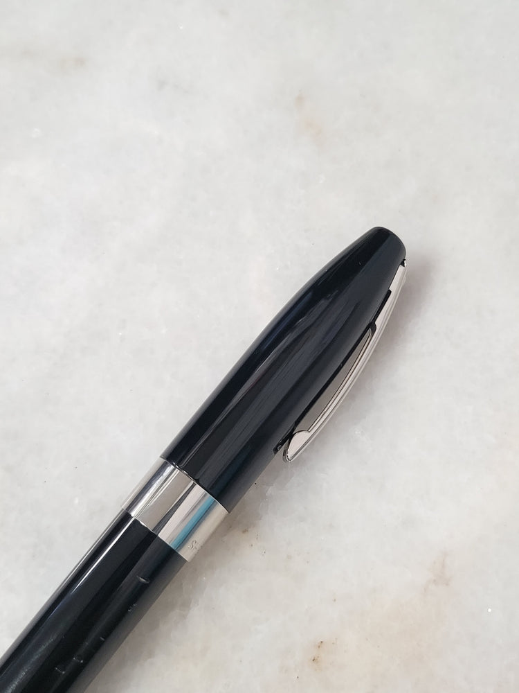Misfit Item 0077 Sheaffer Legacy Heritage Fountain Pen - Black Laquer - Medium Point