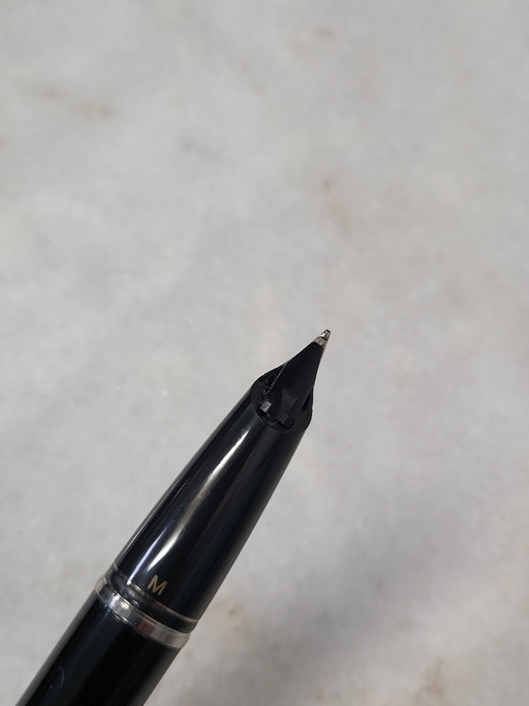 Misfit Item 0077 Sheaffer Legacy Heritage Fountain Pen - Black Laquer - Medium Point