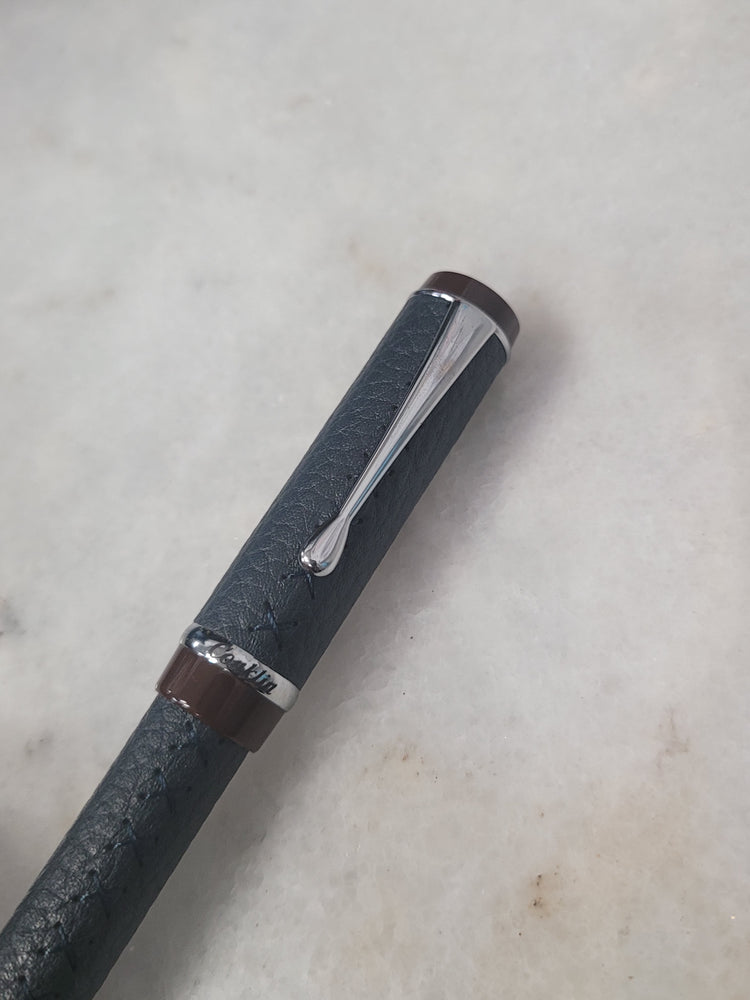 Misfit Item 0079 Conklin Duragraph Special Edition Fountain Pen in Savoy - Omniflex Nib