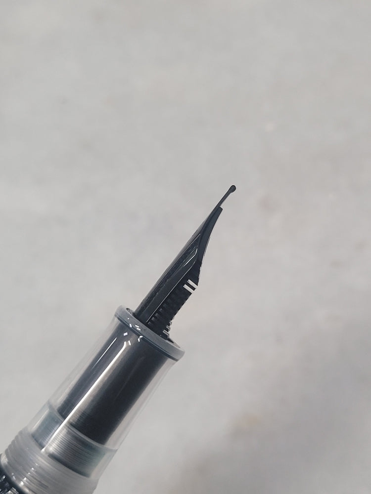 Misfit Item 0091 Nahvalur / Narwhal Original Fountain Pen in Peter Plume Limited Edition - Medium Point