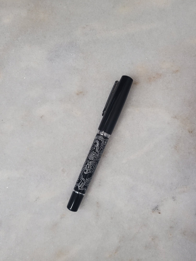 Misfit Item 0093 Nahvalur Original Fountain Pen - Peter Draws Artist Edition Silver - Fine Point