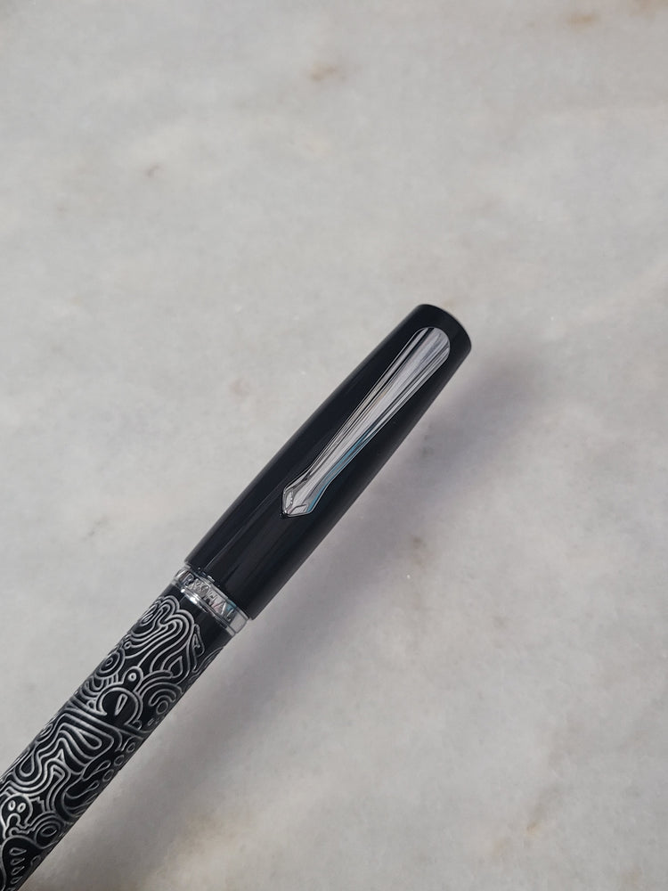 Misfit Item 0093 Nahvalur Original Fountain Pen - Peter Draws Artist Edition Silver - Fine Point