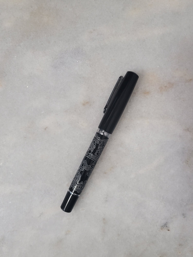 Misfit Item 0096 Nahvalur Original Fountain Pen - Peter Draws Artist Edition Silver - Medium Point