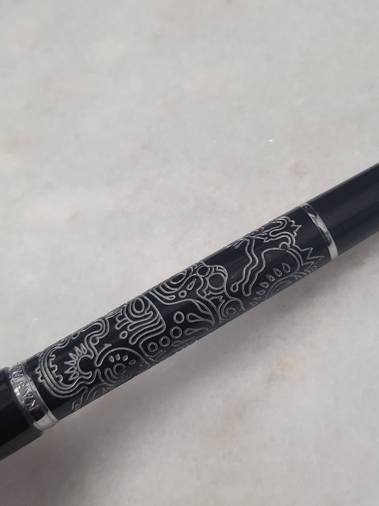 Misfit Item 0096 Nahvalur Original Fountain Pen - Peter Draws Artist Edition Silver - Medium Point