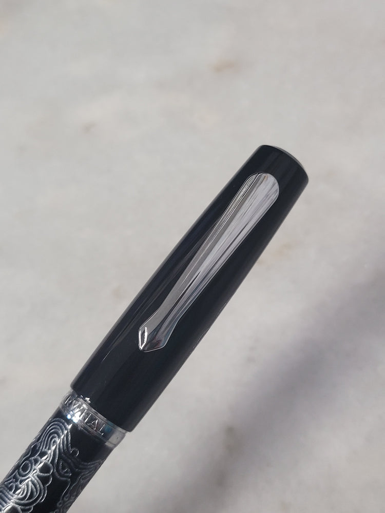 Misfit Item 0097 Nahvalur Original Fountain Pen - Peter Draws Artist Edition Silver - Medium Point