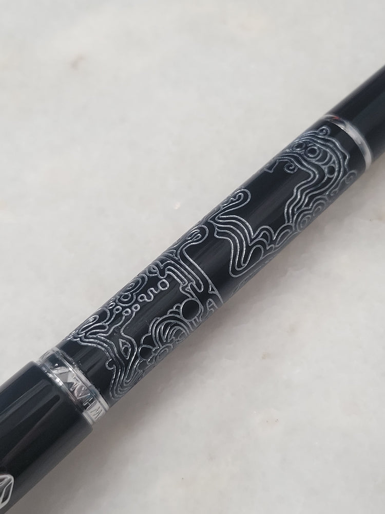Misfit Item 0097 Nahvalur Original Fountain Pen - Peter Draws Artist Edition Silver - Medium Point
