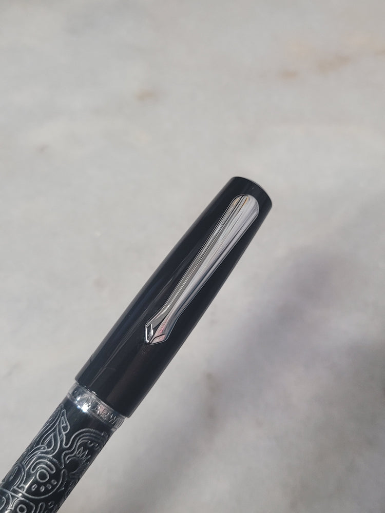 Misfit Item 0101 Nahvalur Original Fountain Pen - Peter Draws Artist Edition Silver - Medium Point