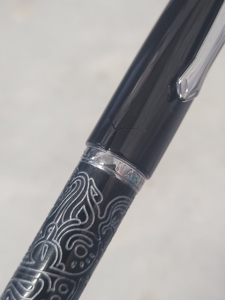 Misfit Item 0101 Nahvalur Original Fountain Pen - Peter Draws Artist Edition Silver - Medium Point