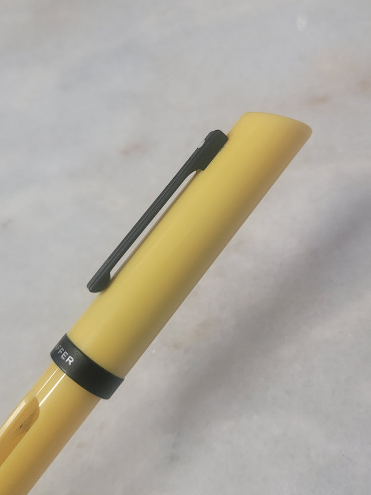Misfit Item 0132 Sheaffer Calligraphy Maxi Kit with Black and Yellow Pens