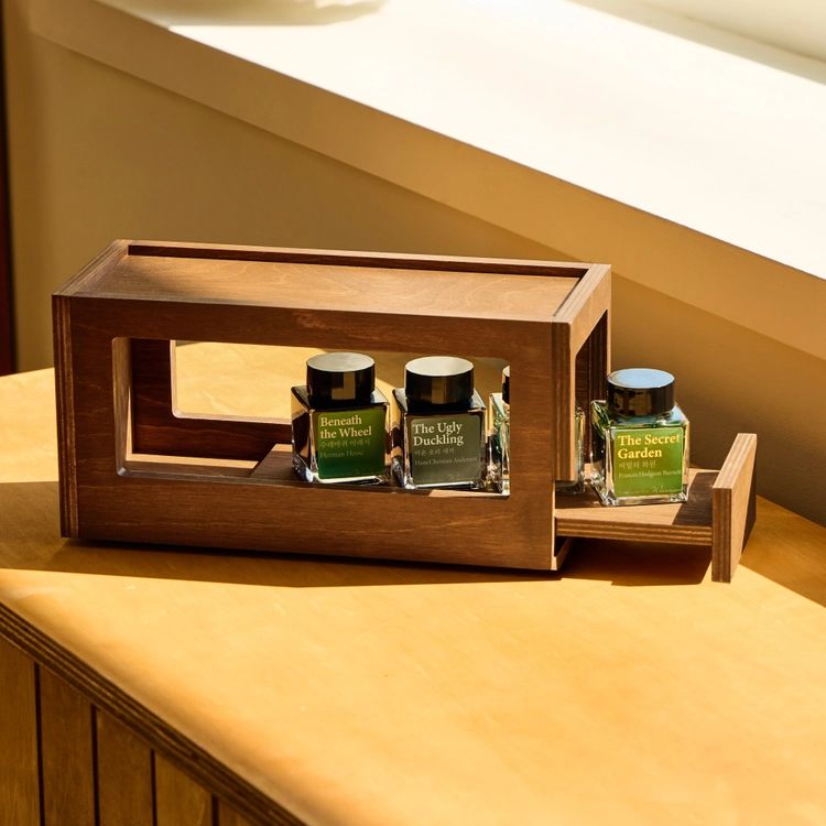 Wearingeul House of Ink (Ink Organizer)