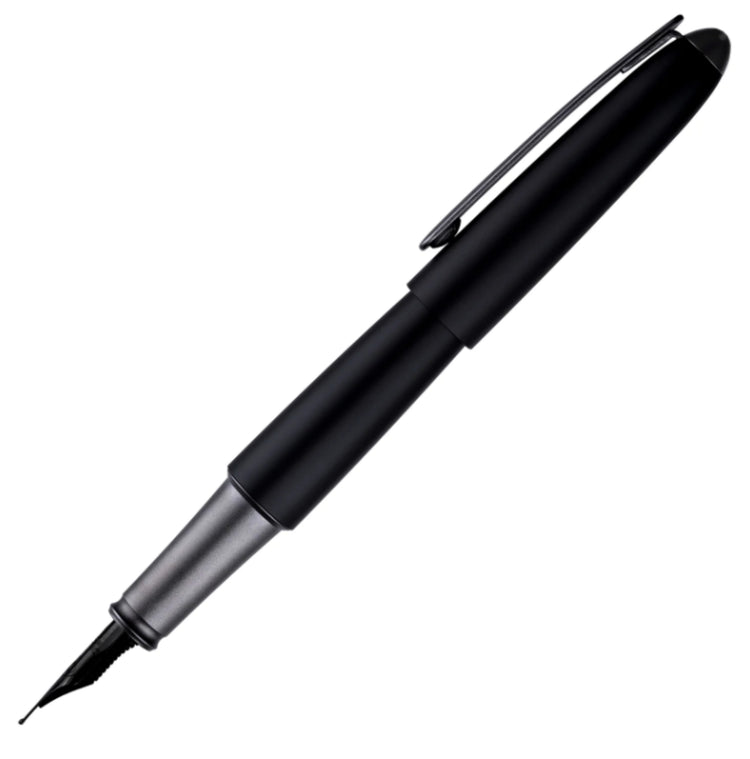 Diplomat Aero Fountain Pen in Pure Black