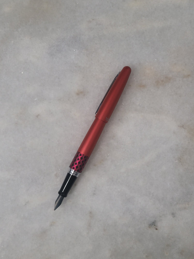 Misfit Item 0083 Pilot Metropolitan Retro Pop Fountain Pen in Red - Medium Point