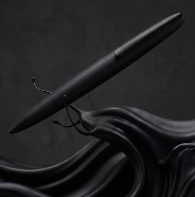 Diplomat Aero Fountain Pen in Pure Black