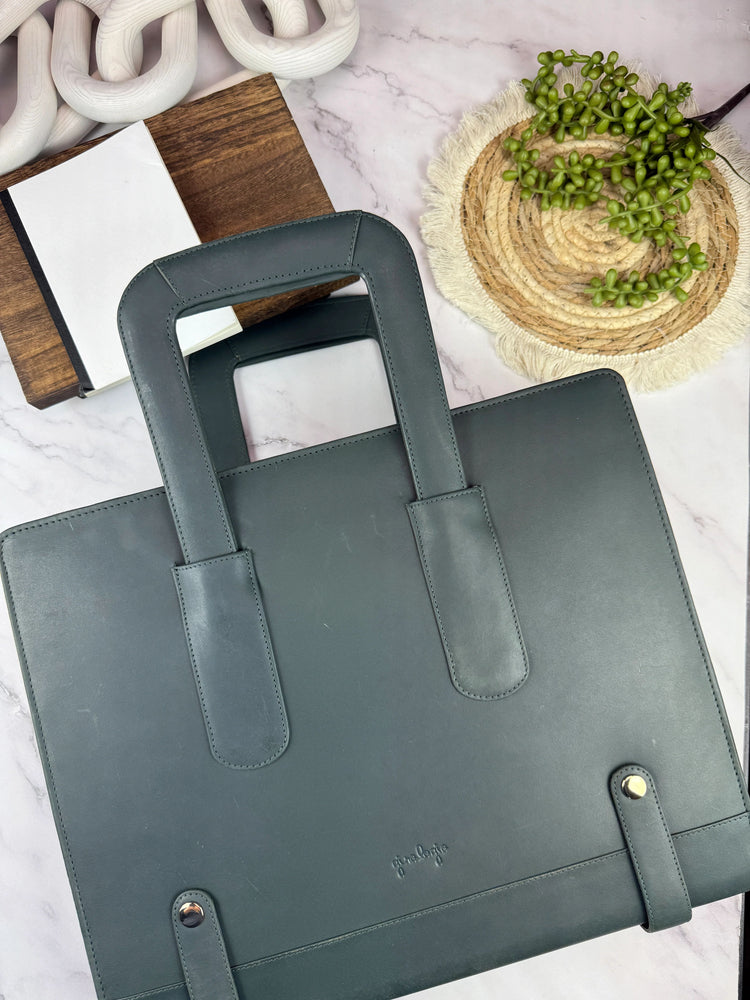 Girologio 96 Zippered Pen Case in Pacific Green