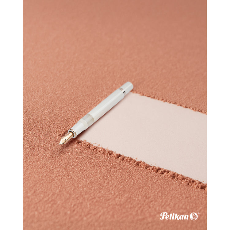 Pelikan Souveran 600 Fountain Pen in White & Rose Gold Trim