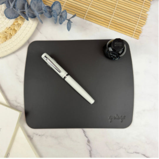 Girologio Repurposed Leather Travel Mat in Black