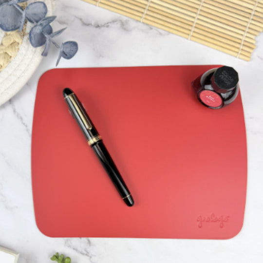 Girologio Repurposed Leather Travel Mat in Red