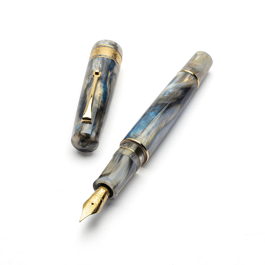 Leonardo Momento Zero Grande 2.0 Fountain Pen in Orchidea Blue, Gold Trim No. 8 Size Nib