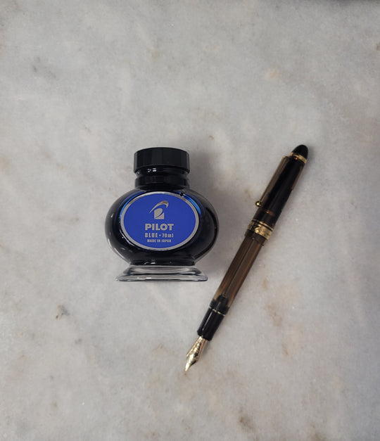 Misfit 0029 Pilot Custom 823 Fountain Pen in Amber with Gold Trim - 14K Gold Fine Point