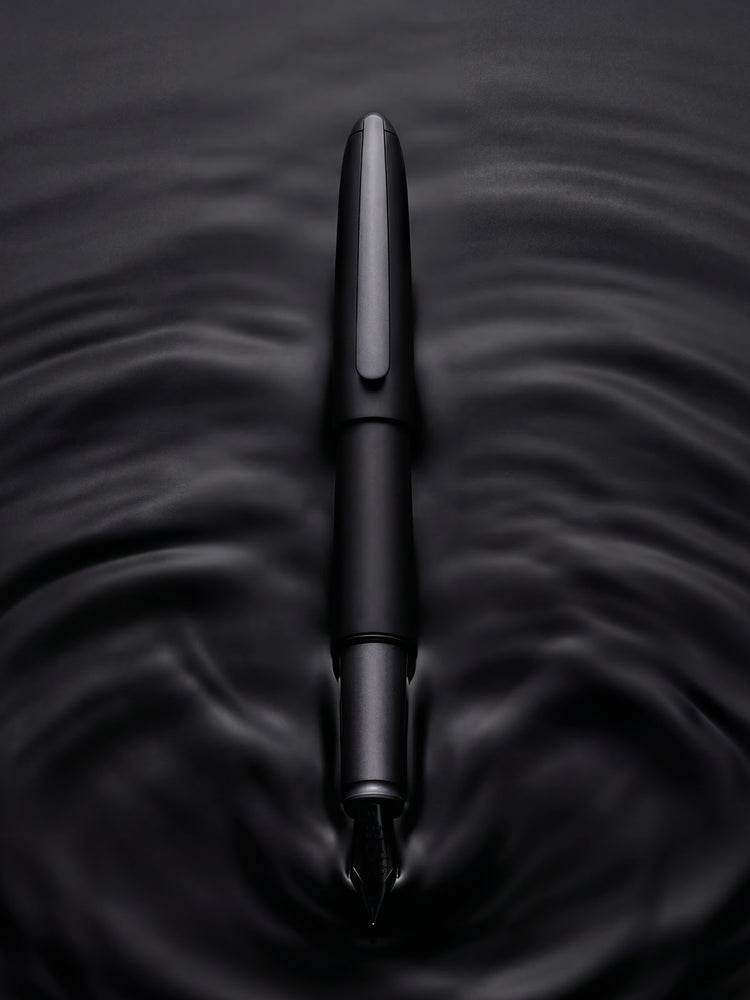Diplomat Aero Fountain Pen in Pure Black