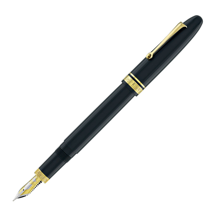 Omas Ogiva Fountain Pen in Verde with Gold Trim - 14K Gold