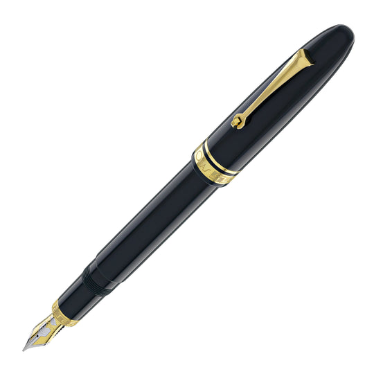 Omas Ogiva Fountain Pen in Verde with Gold Trim - 14K Gold