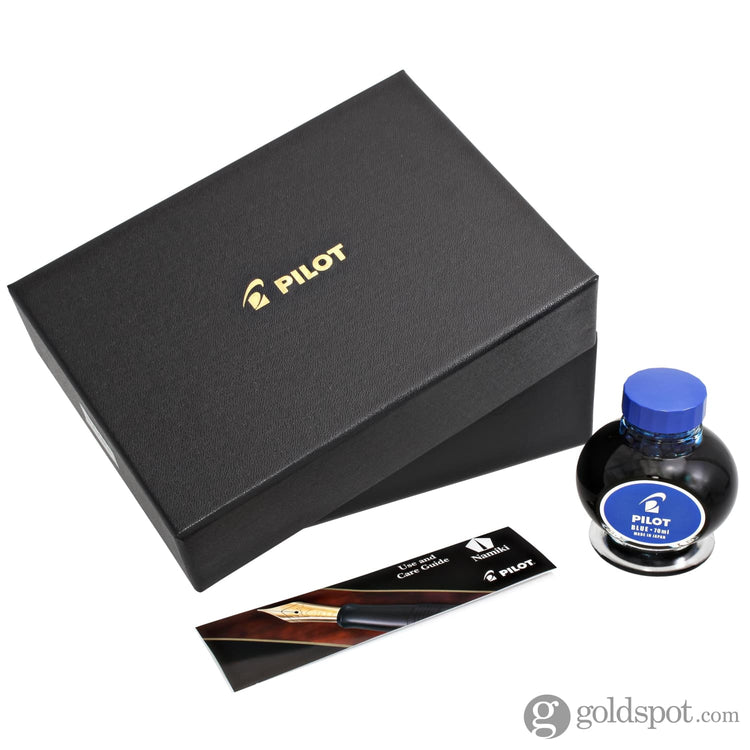 Pilot Custom 823 Fountain Pen in Clear with Gold Trim - 14K Gold Fountain Pen