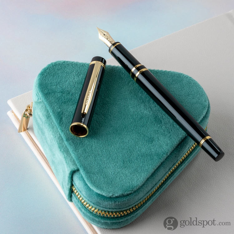 Pilot Grance Fountain Pen in Classic Black - 14k Gold Nib Fountain Pen