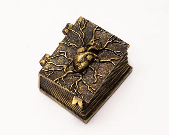 Sepia Accessories My Roots Are Hidden Inside Me Nib Box with Miniature Magnifying Glass