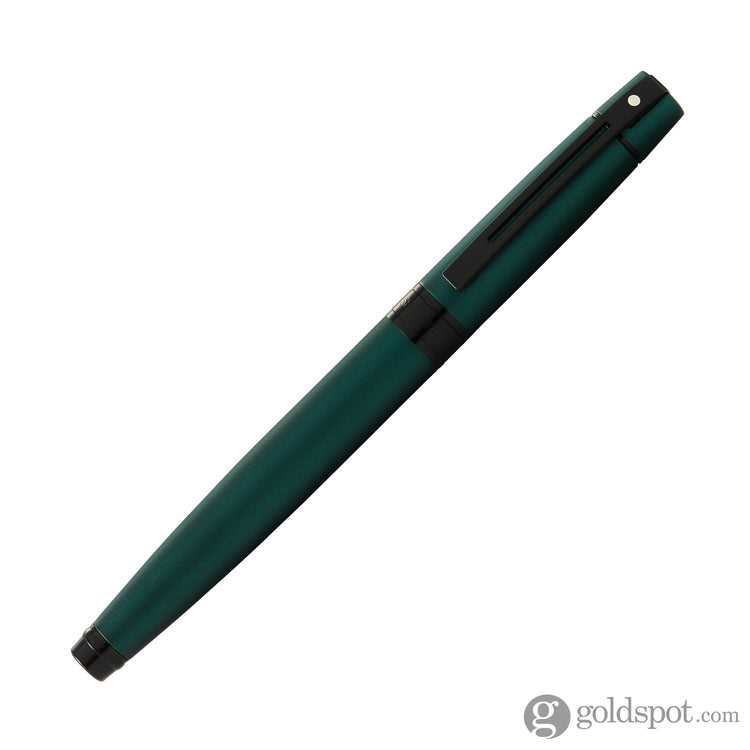 Sheaffer 300 Fountain Pen in Matte Green with Black Trim Fountain Pen