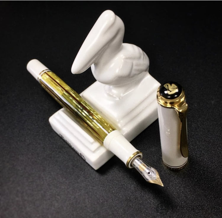 Pelikan Vintage White Pen Stand - Small Fountain Pen
